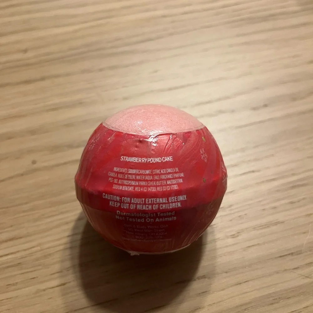 Bath & Body Works Bath Fizzy. Strawberry Shortcake.